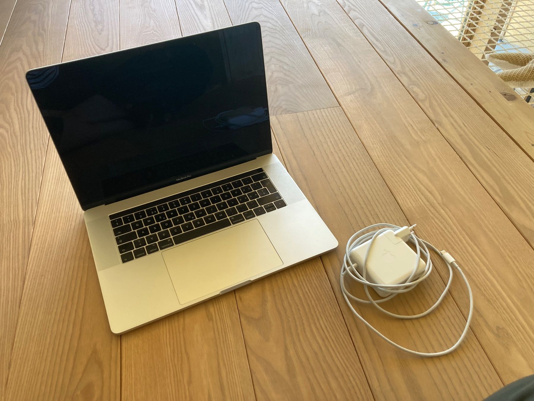 Apple Notebook: MacBook Pro 15 – Usato da Delémont venduto da henneman