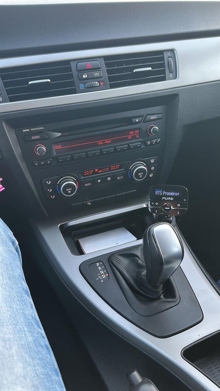 BMW Automobili: BMW 320 I Touring – Usato da Montreux venduto da vic_qt58 3