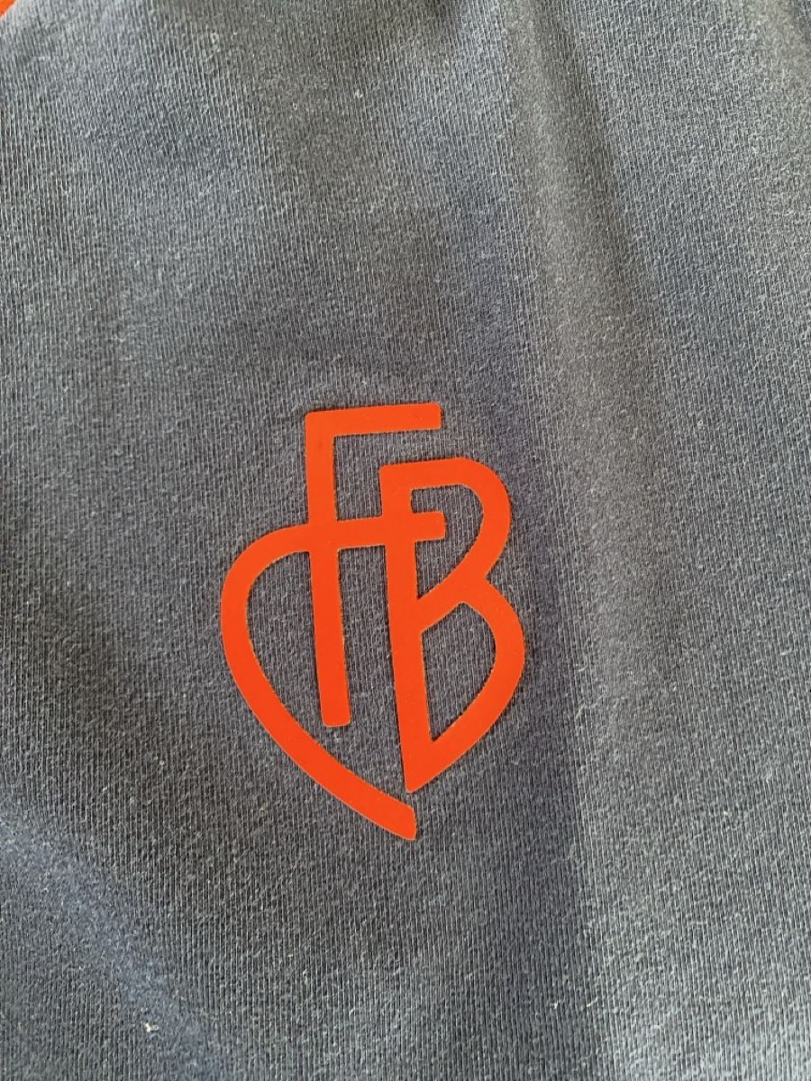 FC Basel Scarpe, pantaloni & magliette da ginnastica: FCB tshirt kind – Usato da Reinach BL venduto da stutkir 2