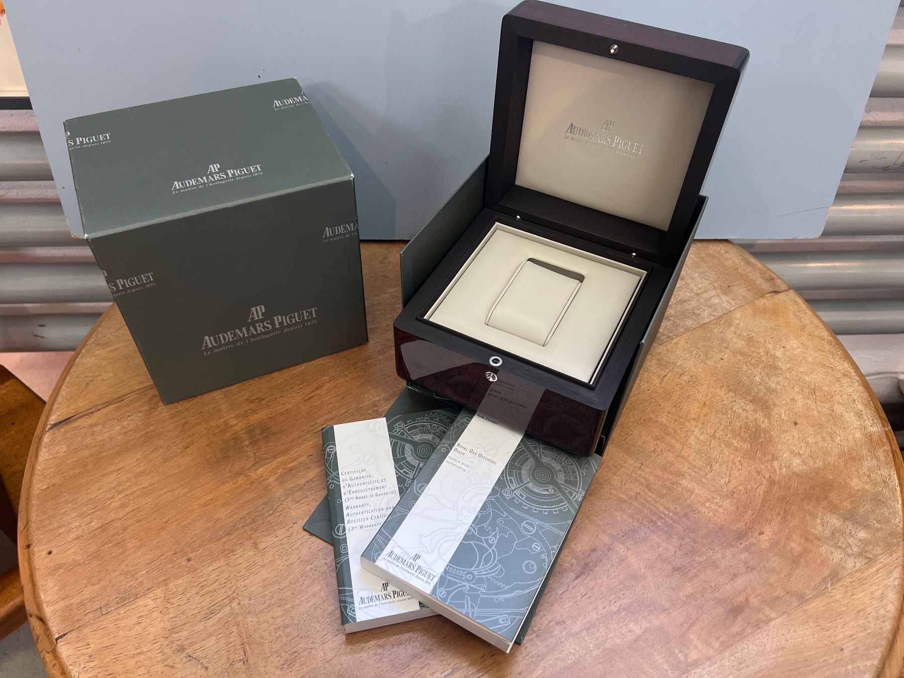 Audemars Piguet Orologi: AUDEMARS PIGUET Uhrenbox – Usato da Otelfingen venduto da Yossi-68 1
