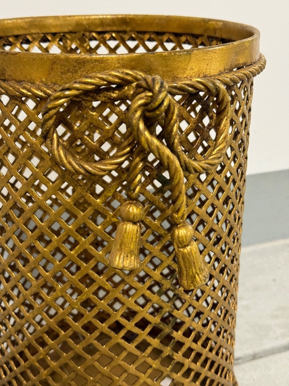 Toutes les décorations: Waste Paper Basket by Li Puma – D'occasion à Oeschseite par -Luxury-On-Line- 1