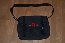 coole adidas Tasche für Freizeit oder Laptop - Top Zustand