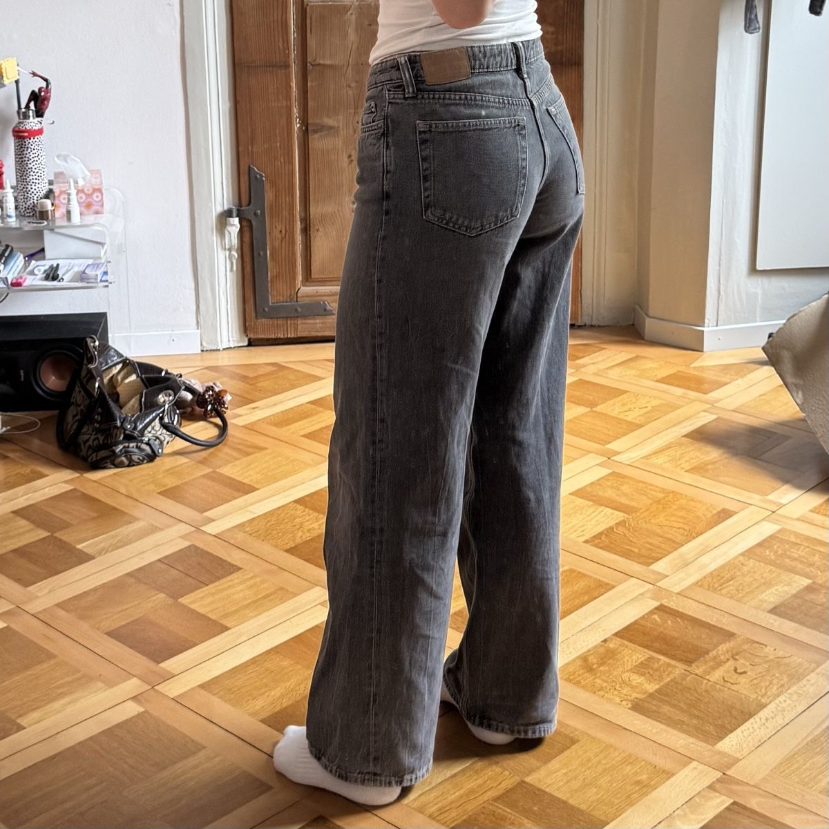 Weekday Jeans: Weekday Jeans Ample Low Loose W27 L34 grey – Gebraucht aus solothurn von mil_ja.t
