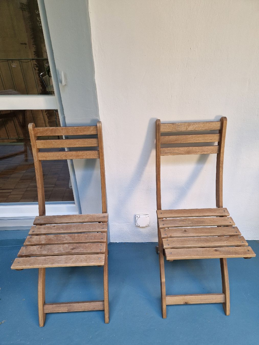 Tische: Holz Gartentisch und 2 Stühle Askholmen, Ikea – Gebraucht aus Basel von Musawida 4
