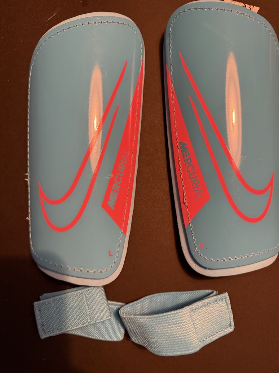 Nike Schutz & Schoner: Schienbeinschoner Junior  – Gebraucht aus Rüschlikon von veraguth22