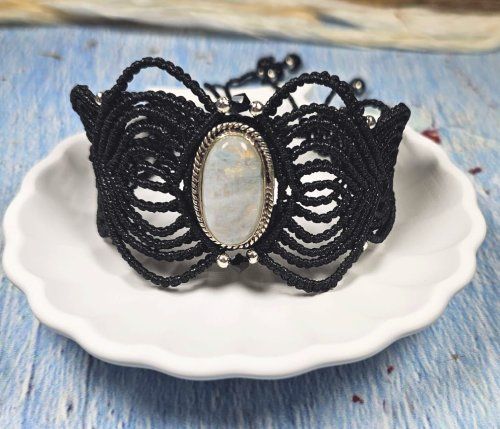 Bracciali & Braccialetti: Armband Pietra di Luna Macrame – Nuovo (secondo la descrizione) da Rudolfstetten venduto da MadebyBrina 1