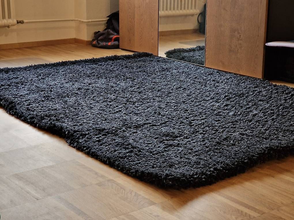 Teppiche: Hochflor Teppich schwarz melange – Gebraucht aus Winterthur von Kanedama 1