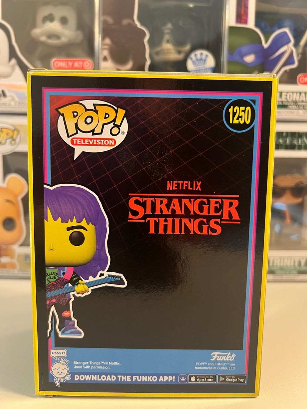 Funko Statuette: Funko POP! Stranger Things Blacklight Eddie with Guitar Lim. – Nuovo e nell'imballaggio originale da Le Mouret venduto da perfectbijou 2