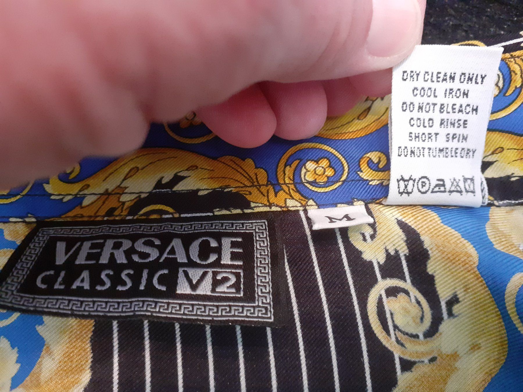 Versace Camicie: VERSACE Seidenhemd Classic V2, Vintage, Grösse M – Usato da Wangen an der Aare venduto da barzois 9