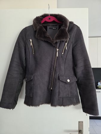 Winterjacke, Gr. 42, mit Kunstpelz gefüttert, LIU JO Jacke