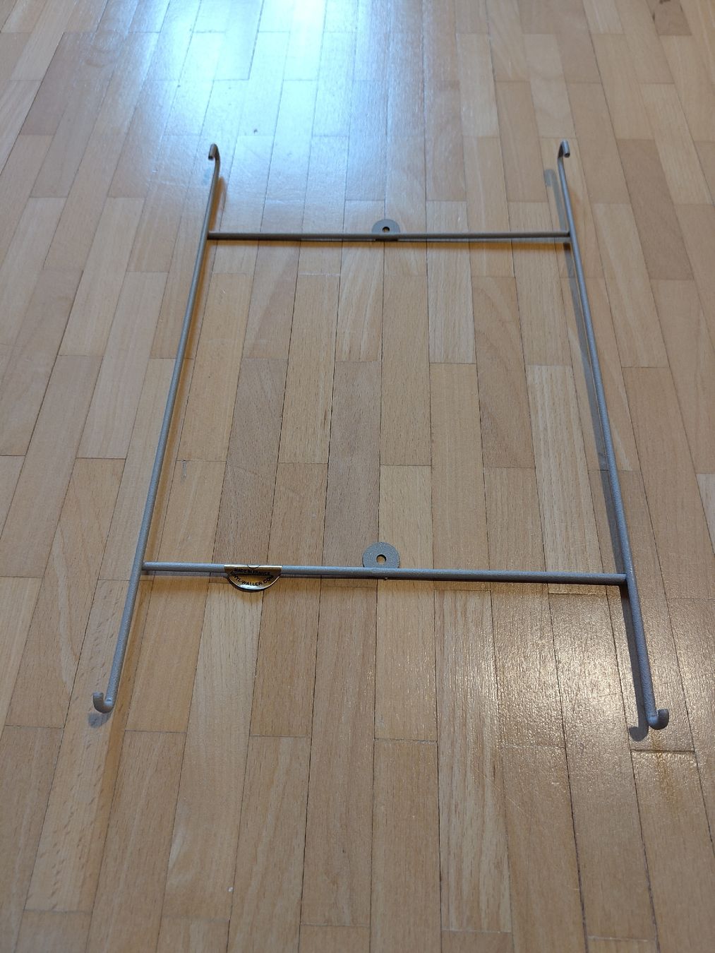 Wandhalterungen: Vinyl Schallplatten - Halter / Bilderrahmen grau Metall – Gebraucht aus St. Gallen von alex_vo