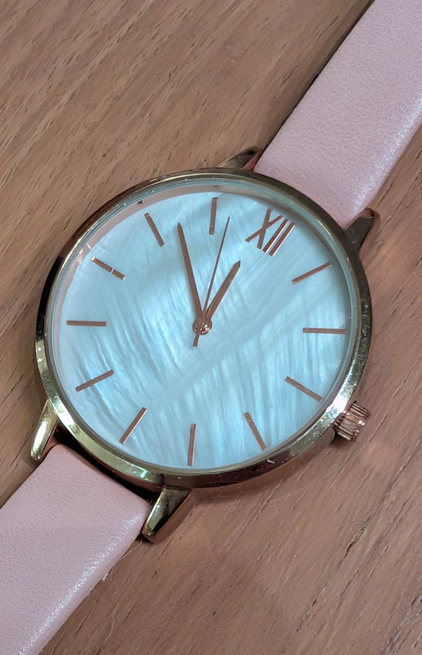 Orologi: Cute Even&Odd Rose Gold Tone Watch – Usato da Cully venduto da tholome
