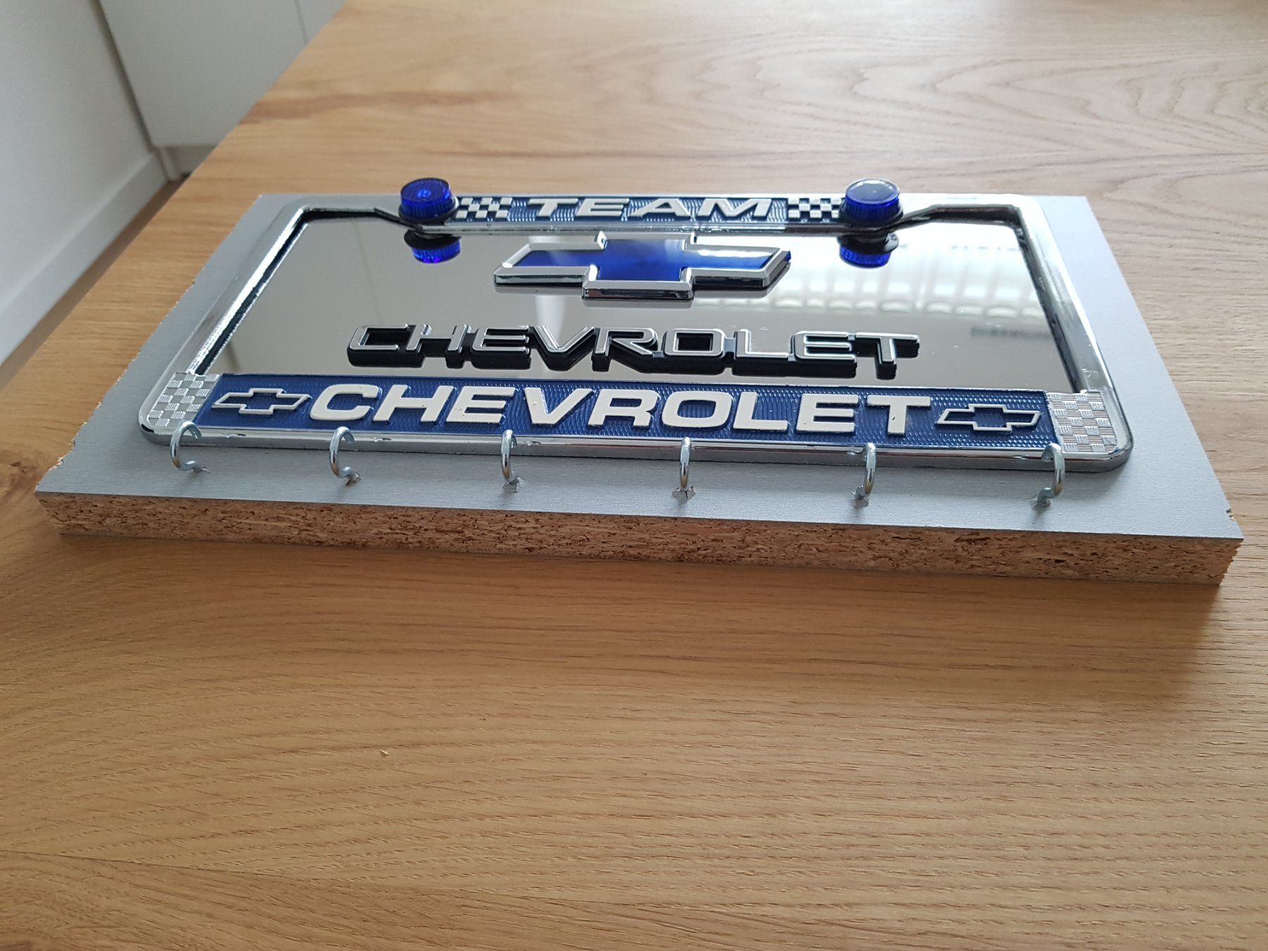 Chevrolet Insegne: Chevrolet Schlüsselbrett – Nuovo (secondo la descrizione) da Wetzikon ZH venduto da 65corsa 1