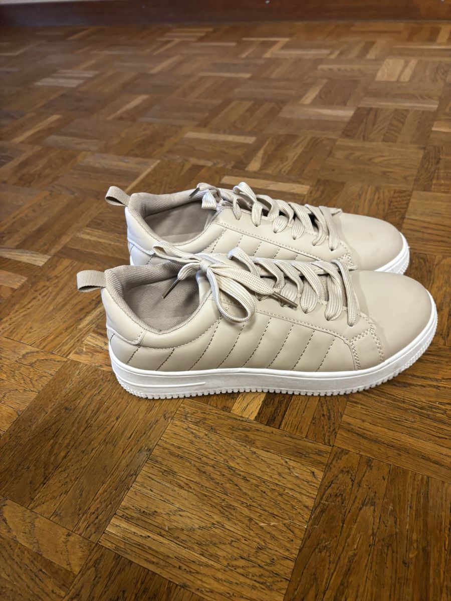 Scarpe da donna: Sneaker – Usato da Schlieren venduto da solelunalaura 2