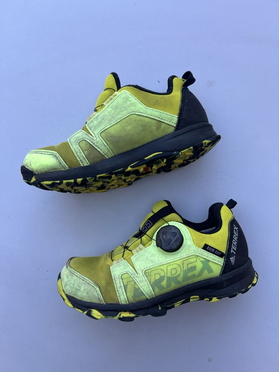 Adidas Chaussures garçon: Adidas Terrex Trekkingschuhe Gr. 32 – D'occasion à Heiligkreuz (Mels) par fodo