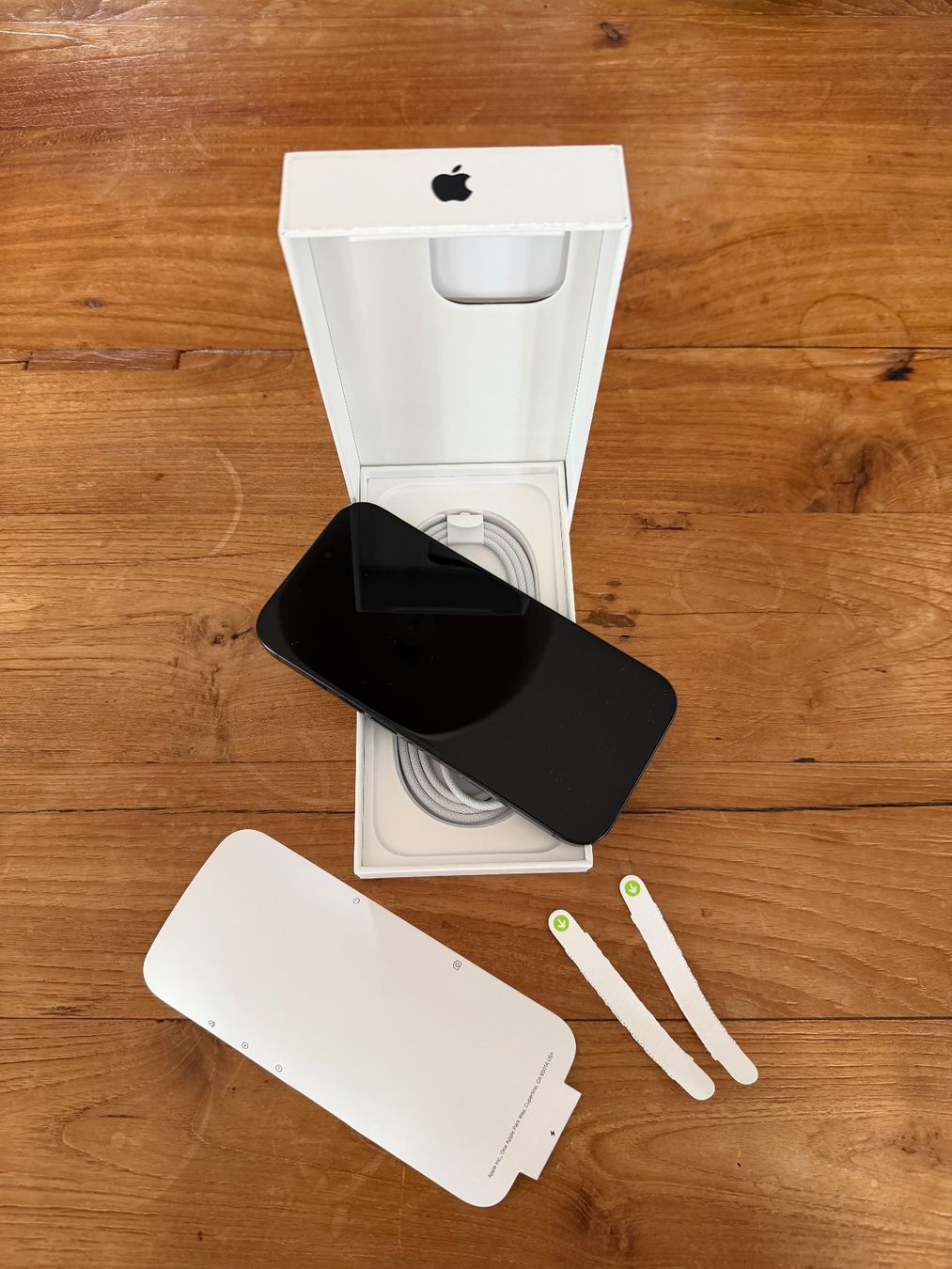 Apple Portables: Apple iPhone 16 Pro neuwertig mit Zubehör – Neuf (Voir description) à Tägerwilen par globial2010 1