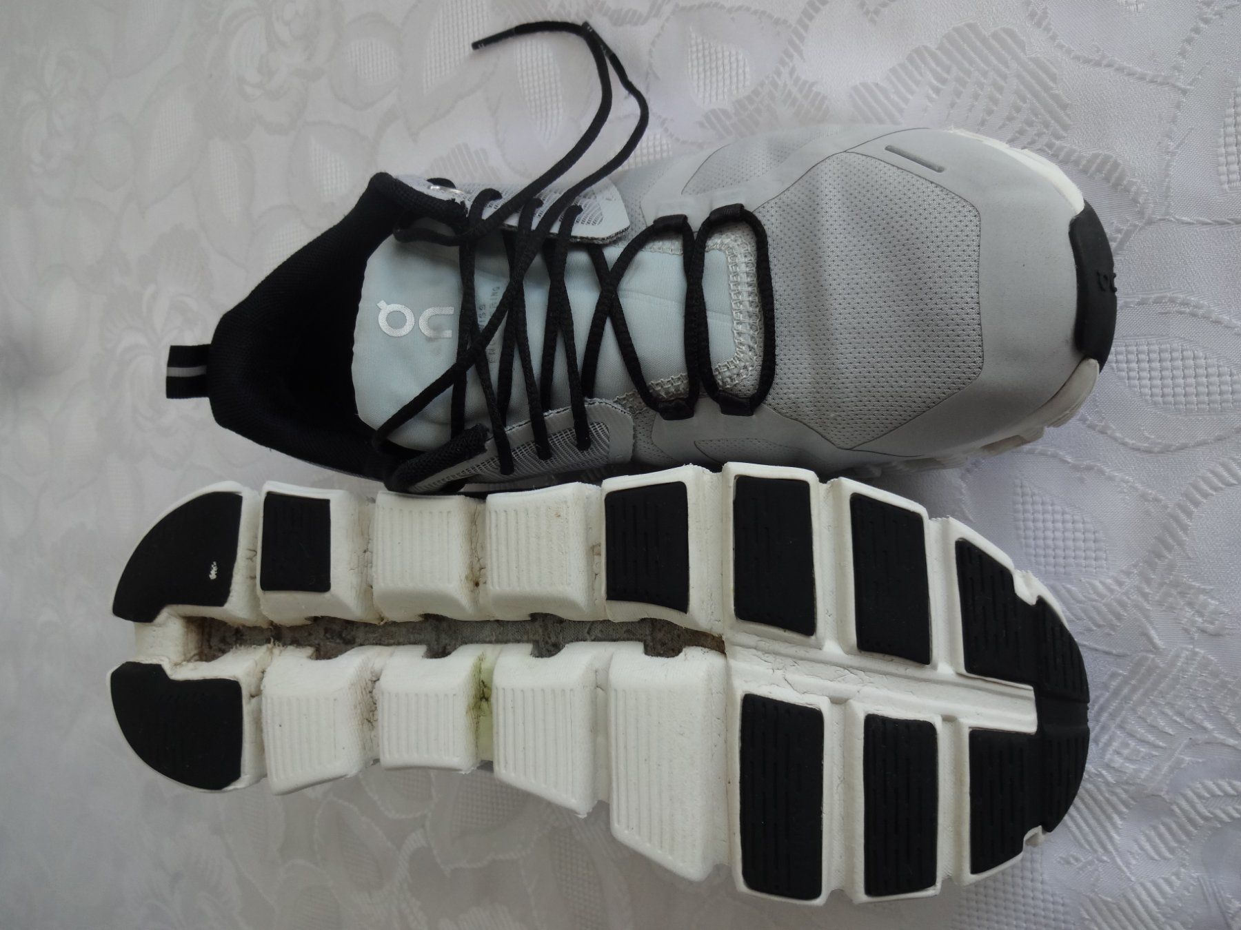 On Scarpe da donna: ** ON ** Schuhe Nr.40 – Usato da Frauenfeld venduto da Reyy58 4