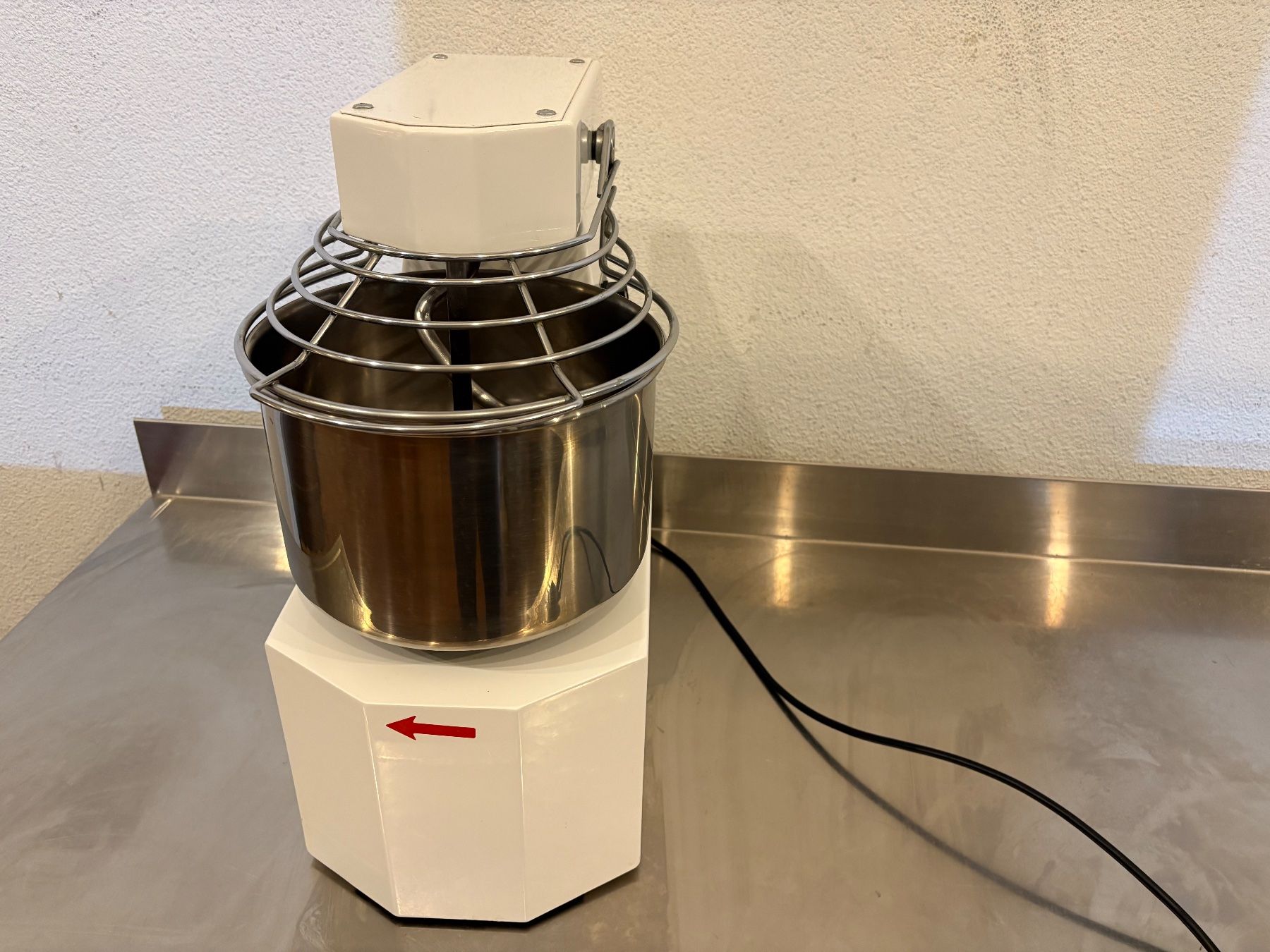 Küchengeräte: Gastro Spiralteig-Mixer, Spiralmischer – Gebraucht aus goldau von G.app