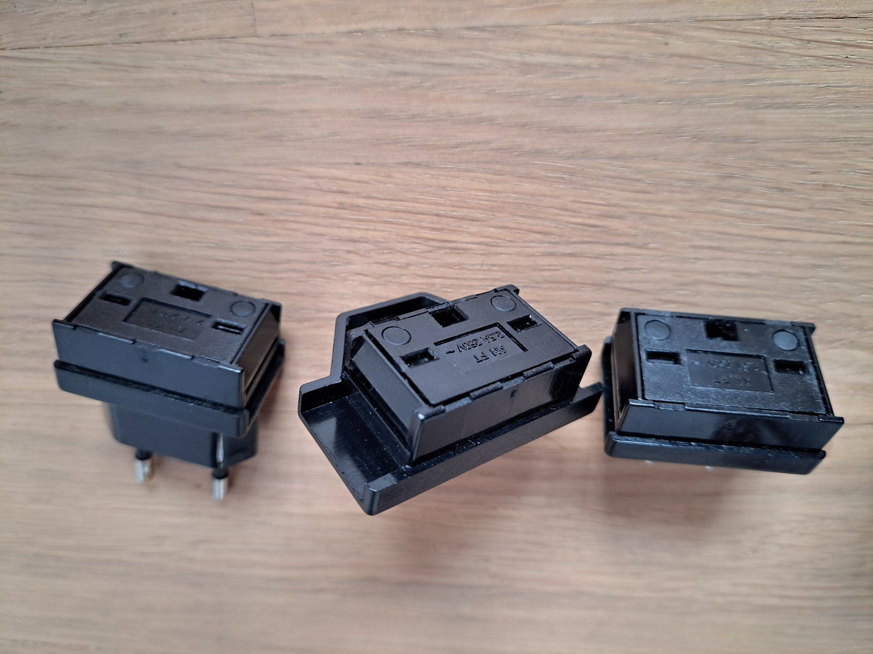Unità & Adattatore: Netzadapter – Usato da Volketswil venduto da Nano_G 4