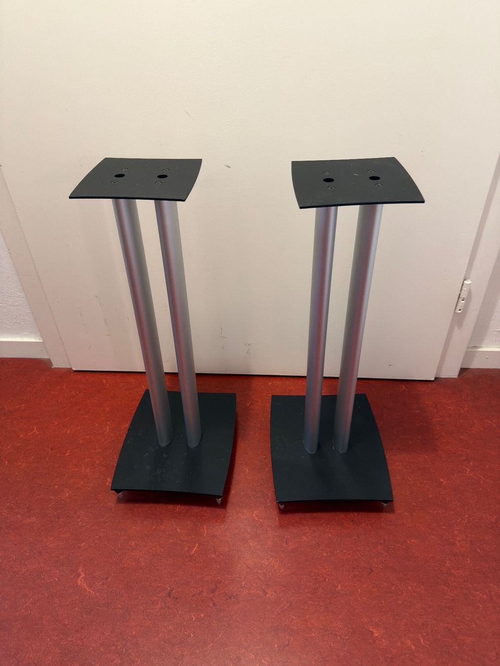 Wandhalterungen: Solidsteel Speaker Stands – Gebraucht aus Solothurn von fluri79