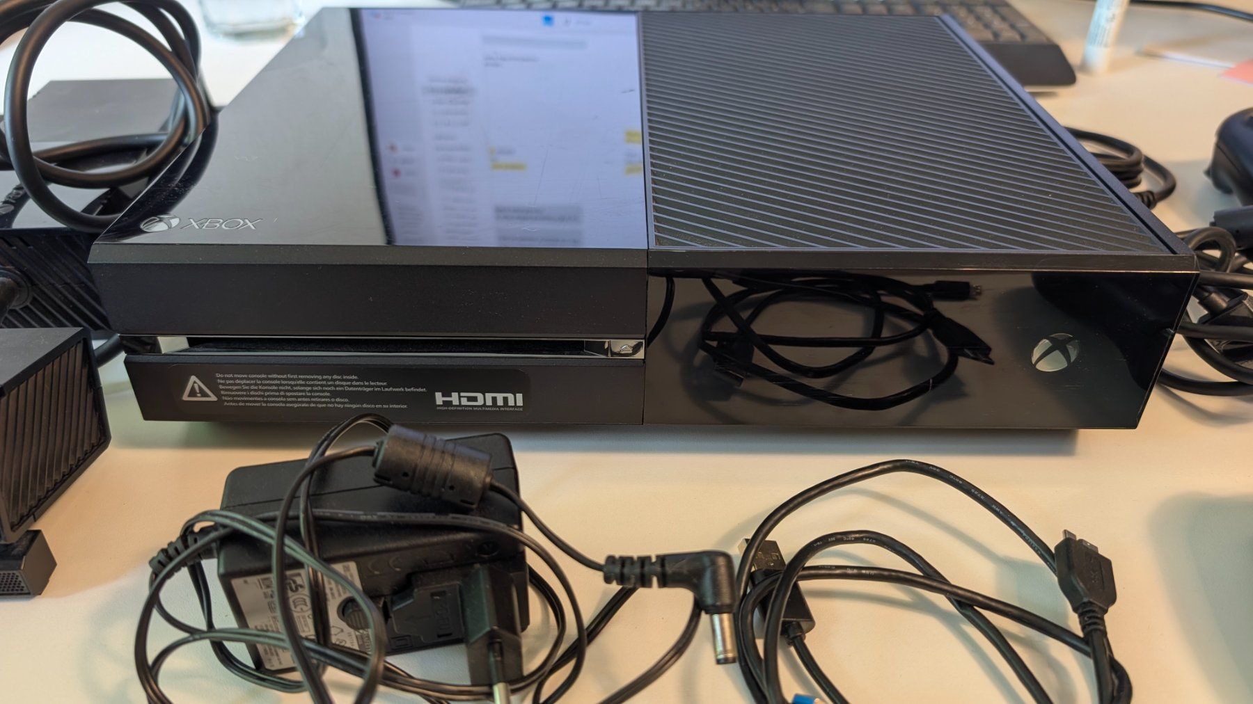 Microsoft Console: Xbox One 500 GB + 5 TB Festplatte, Kinect, 2 Controller & OV – Usato da Amriswil venduto da PatiSun 1