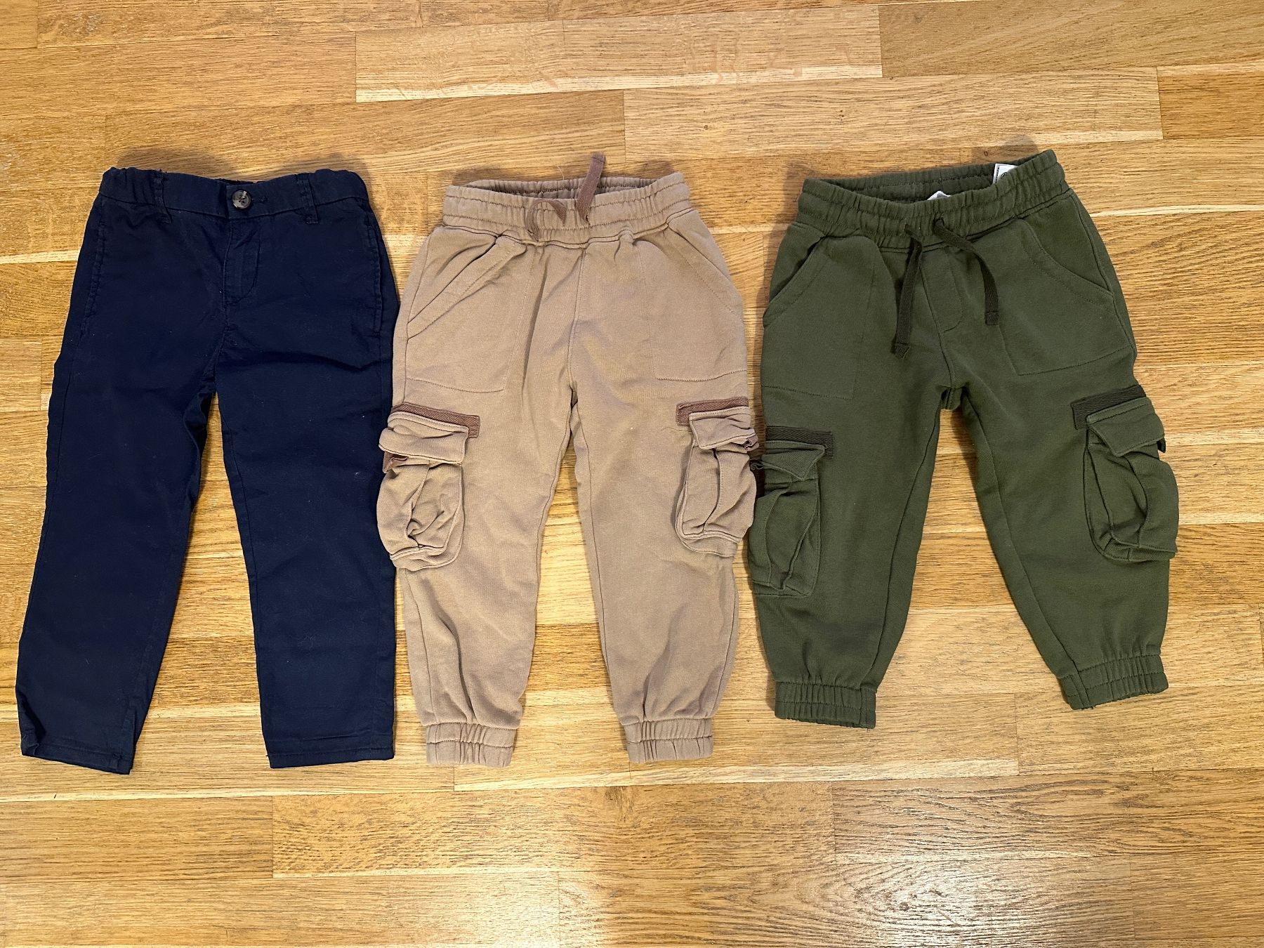 Lotti & Set di vestiti: Boy Hosen Set Gr. 98 – Usato da Zürich venduto da JuliaSp