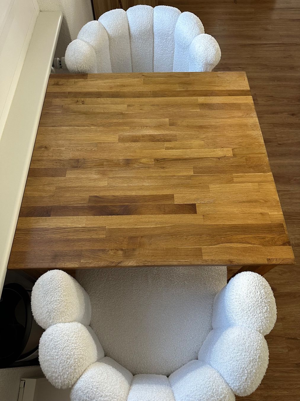 Tavoli: Holztisch 75x75cm mit 2 Stühlen – Usato da Regensdorf venduto da crln 2