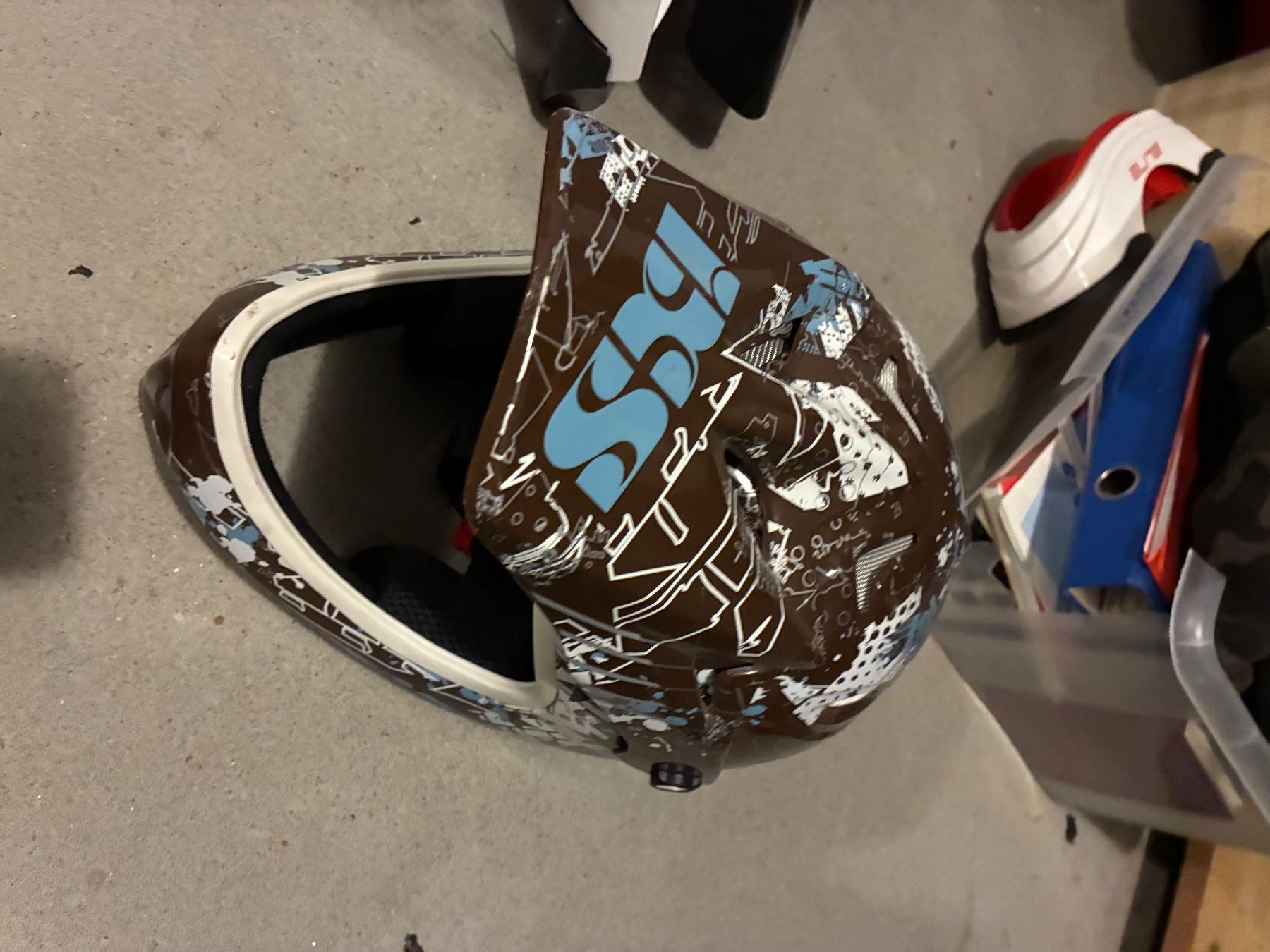 IXS Helme: Casque vélo ixs – Gebraucht aus Moutier von Aiguille_du_temps