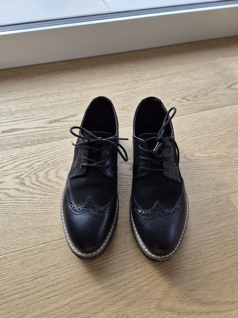 Scarpe da donna: Pesaro Schuhe / Schwarz / Gr 41 – Usato da Adligenswil venduto da SnoeggelsDR 2