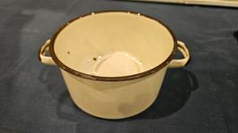 Vecchia ciotola smaltata