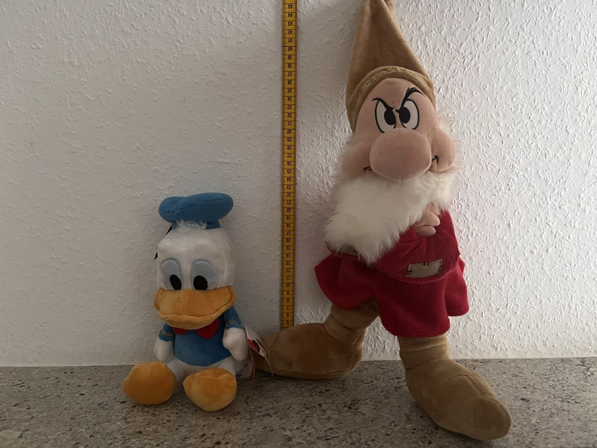 Disney Giocattoli: Disney Donald Duck and Grumpy Set – Usato da Genève venduto da sunsustains 1