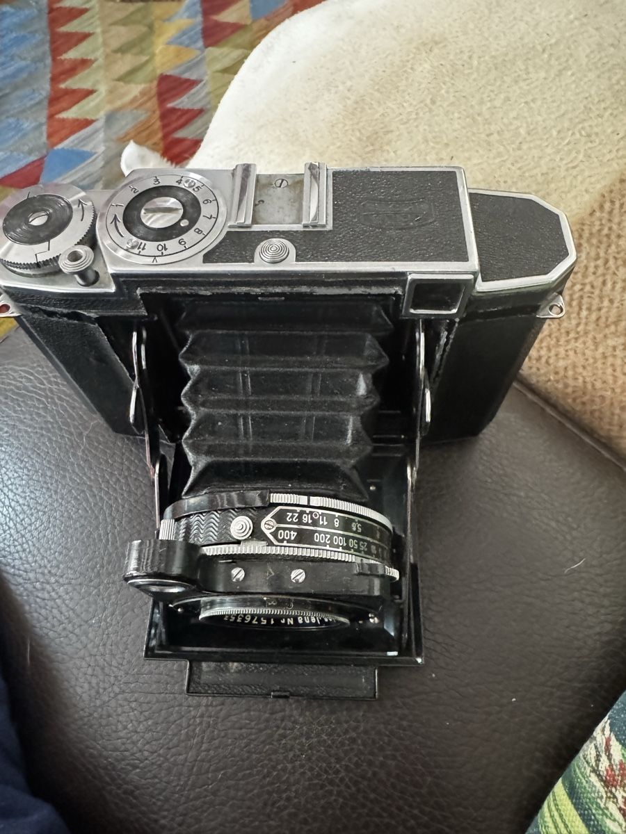 Zeiss Fotocamera: Magnifique Zeiss super Ikonta – Nuovo (secondo la descrizione) da Bussigny venduto da ber_8wf2
