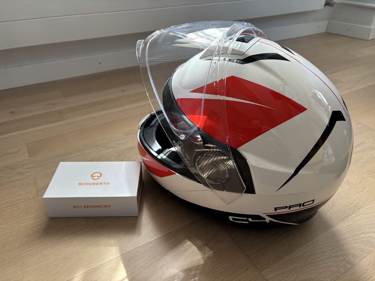 Schuberth Caschi & visiere: Schuberth Motorradhelm mit SC1 Advanced Kommunikationssystem – Usato da Kaltbrunn venduto da lp0_ft8x 1