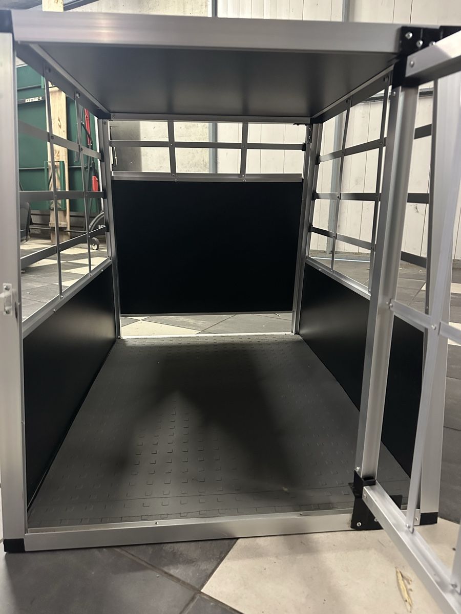 Gabbie, trasporto & Sicurezza: Hundetransportbox – Usato da Muttenz venduto da rit_9m9k 4
