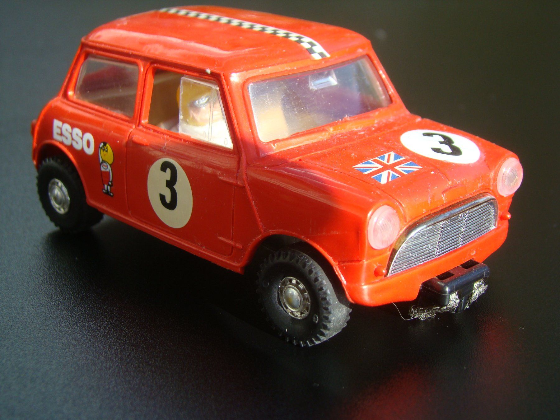 Piste: Scalextric Mini Cooper rot Frontantrieb selten 60er – Usato da Walzenhausen venduto da Vanquish711