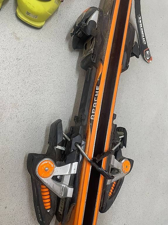 Sci: K2 Apache Ski Set 180 cm inkl. Skischuhe Gr. 42 – Usato da Winterthur venduto da ozl_8jf2 1