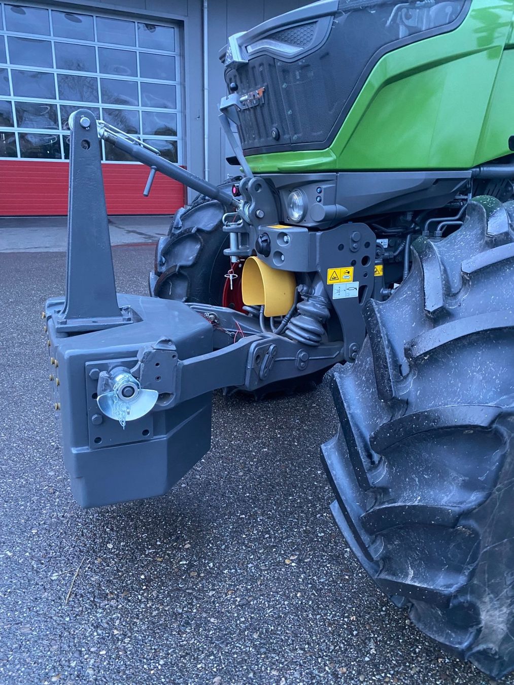 Fendt Traktoren: Frontgewicht Fendt 870Kg – Neu (gemäss Beschreibung) aus Roggliswil von Eegon1 2