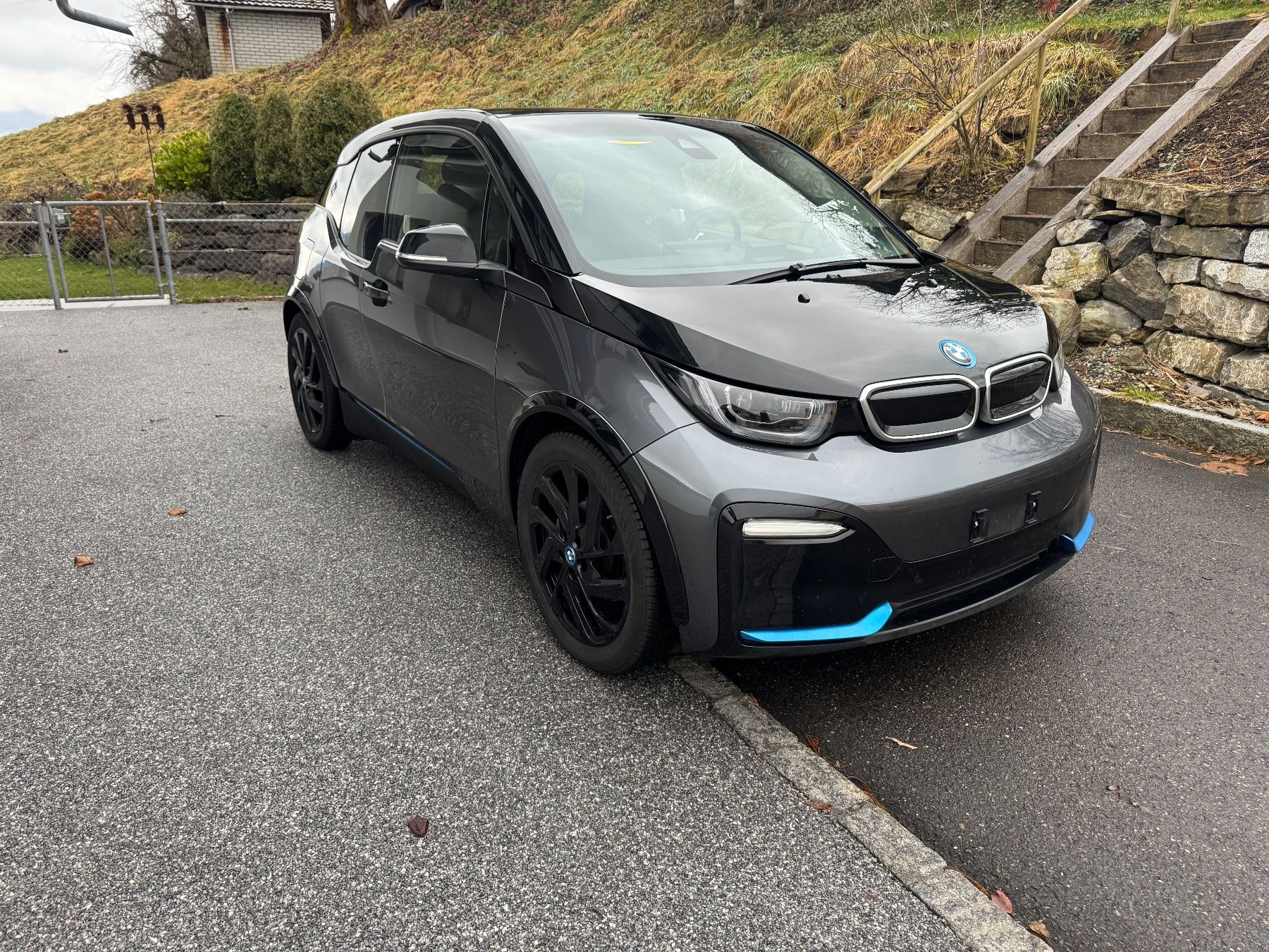 BMW Autos: BMW i3s 120Ah SoH 89% – D'occasion à Höfen b. Thun par Tradeseller 1