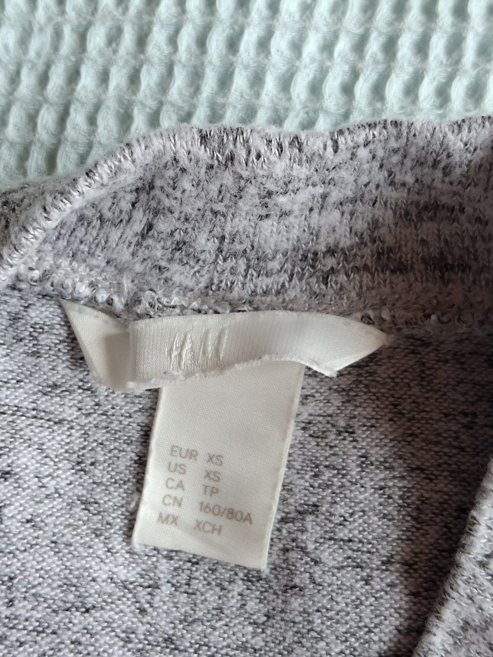 H&M Maglioni & Felpe: Pull gris chiné taille XS marque H&M  – Usato da Villiers venduto da san_jn5w 3