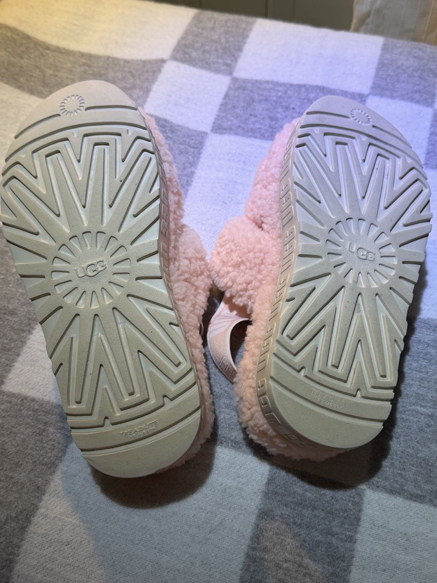 Ugg Chaussures femmes: Ugg Hausschuhe rosa  – Neuf (Voir description) à Winterthur par sas_b2w5 3