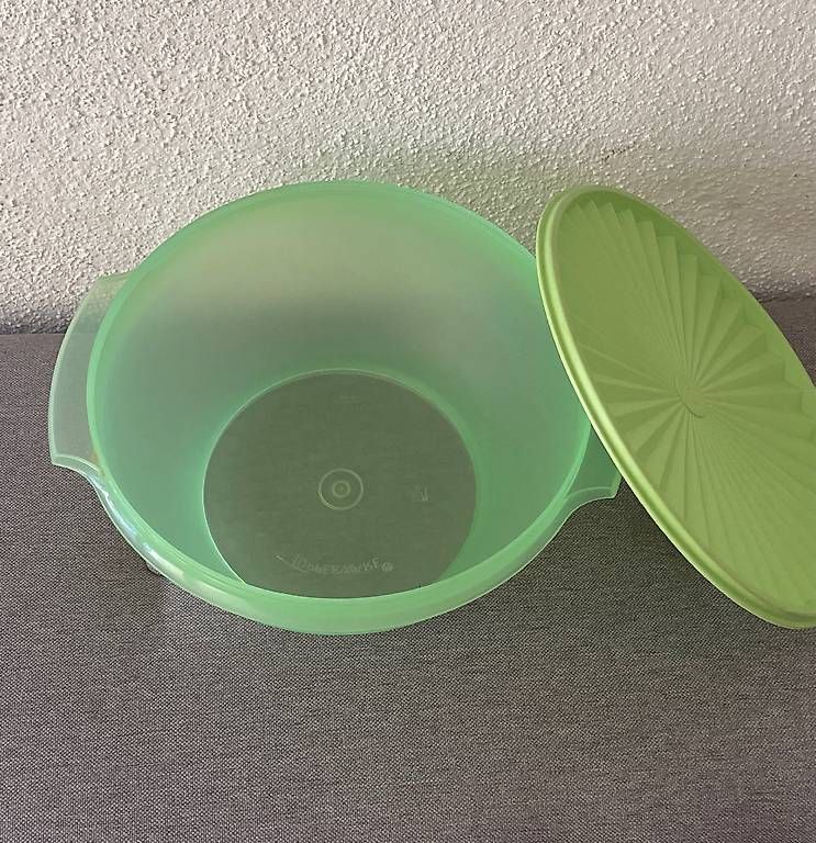 Recipients et similaires: Tupperware Schüssel m. Sonnendeckel, ca. 3,5 l – D'occasion à Künten par Gubapri 1