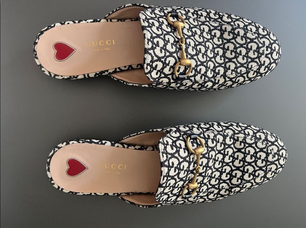 Gucci Chaussures femmes: Gucci slippers monogram print size 39 – Neuf (Voir description) à La Conversion par AnaLutry86
