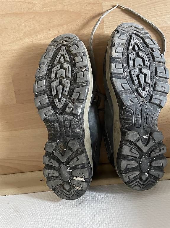 Scarpe da uomo: Sicherheitsschuhe gr. 43 – Usato da Birsfelden venduto da severinio 2