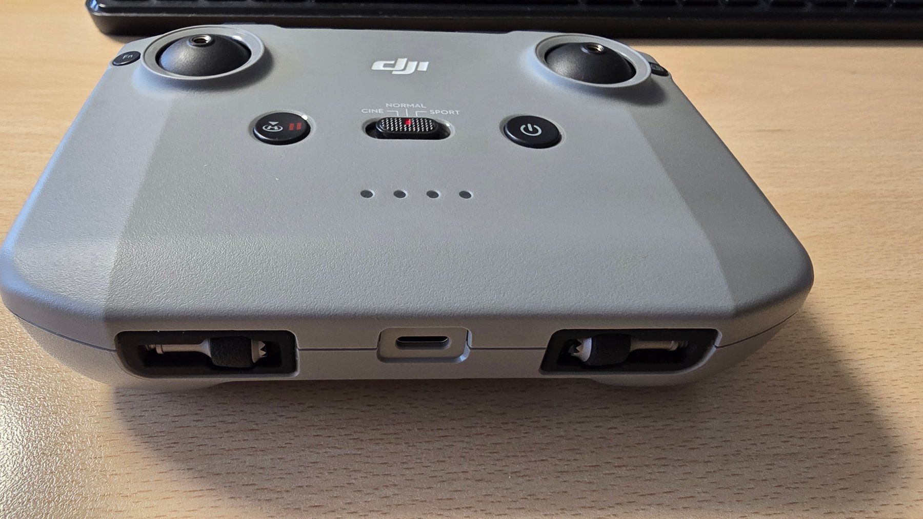 DJI Telecomandi: DJI mini 3 Fernbedienung neu – Usato da Meggen venduto da Mcgiver_1 1