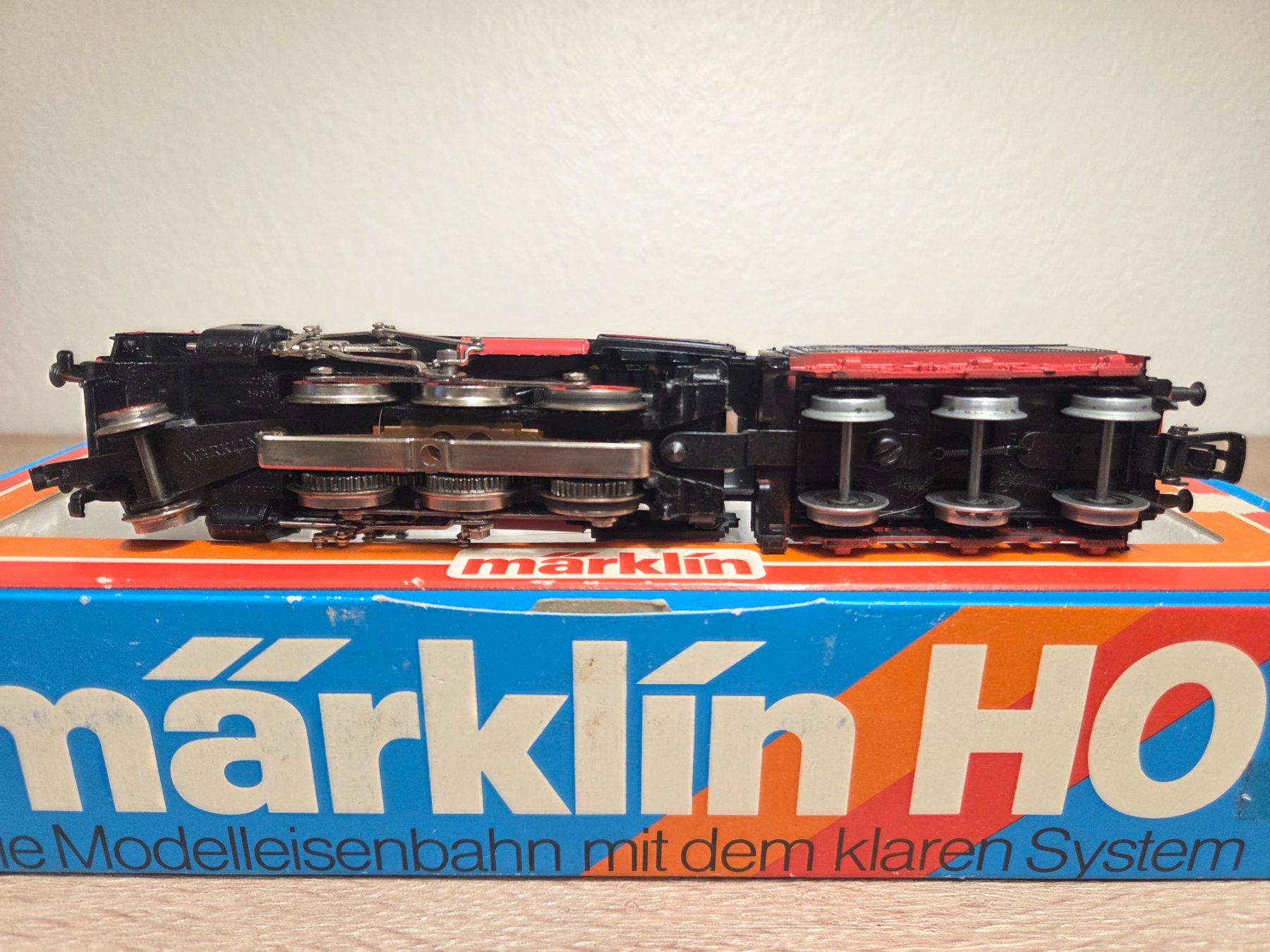 Märklin Modellini di ferrovie: Märklin 3003 Dampflok BR 24 DB H0 – Usato da St-Aubin-Sauges venduto da Lo_Go 5