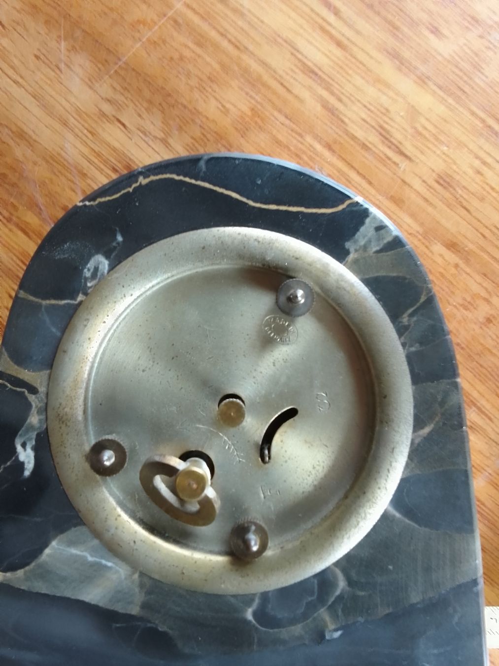 Orologi da terra & Orologi da parete: Antike Uhr in Stein – Difettoso da Ebmatingen venduto da swiss.canadian 2