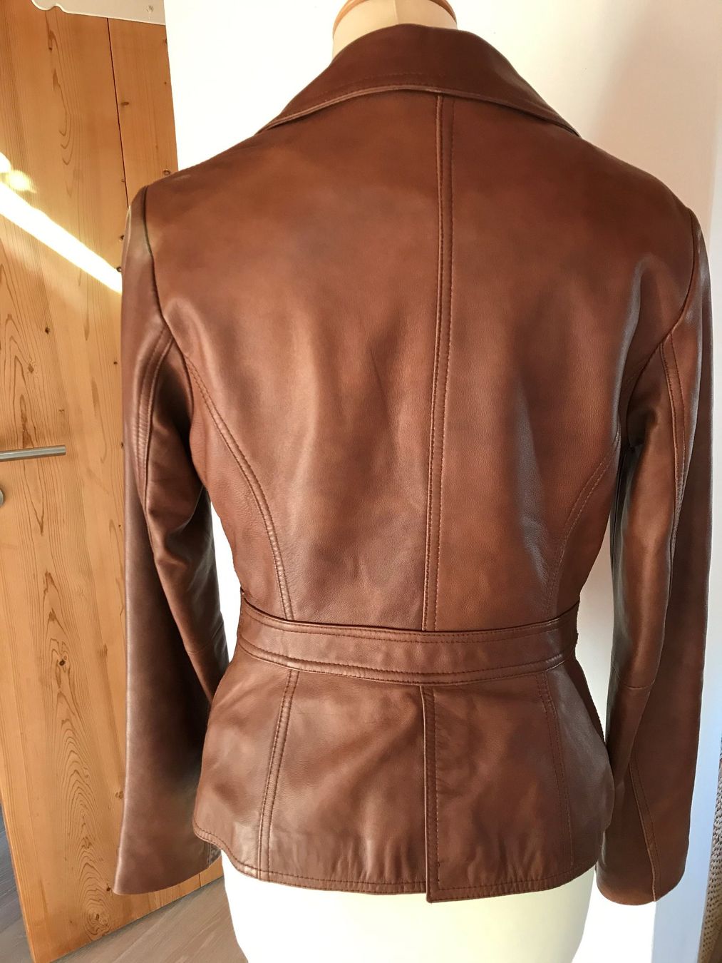 Hallhuber Giacche: Braune Hallhuber Lederjacke Gr. 36 – Nuovo (secondo la descrizione) da Zürich venduto da LisM. 1