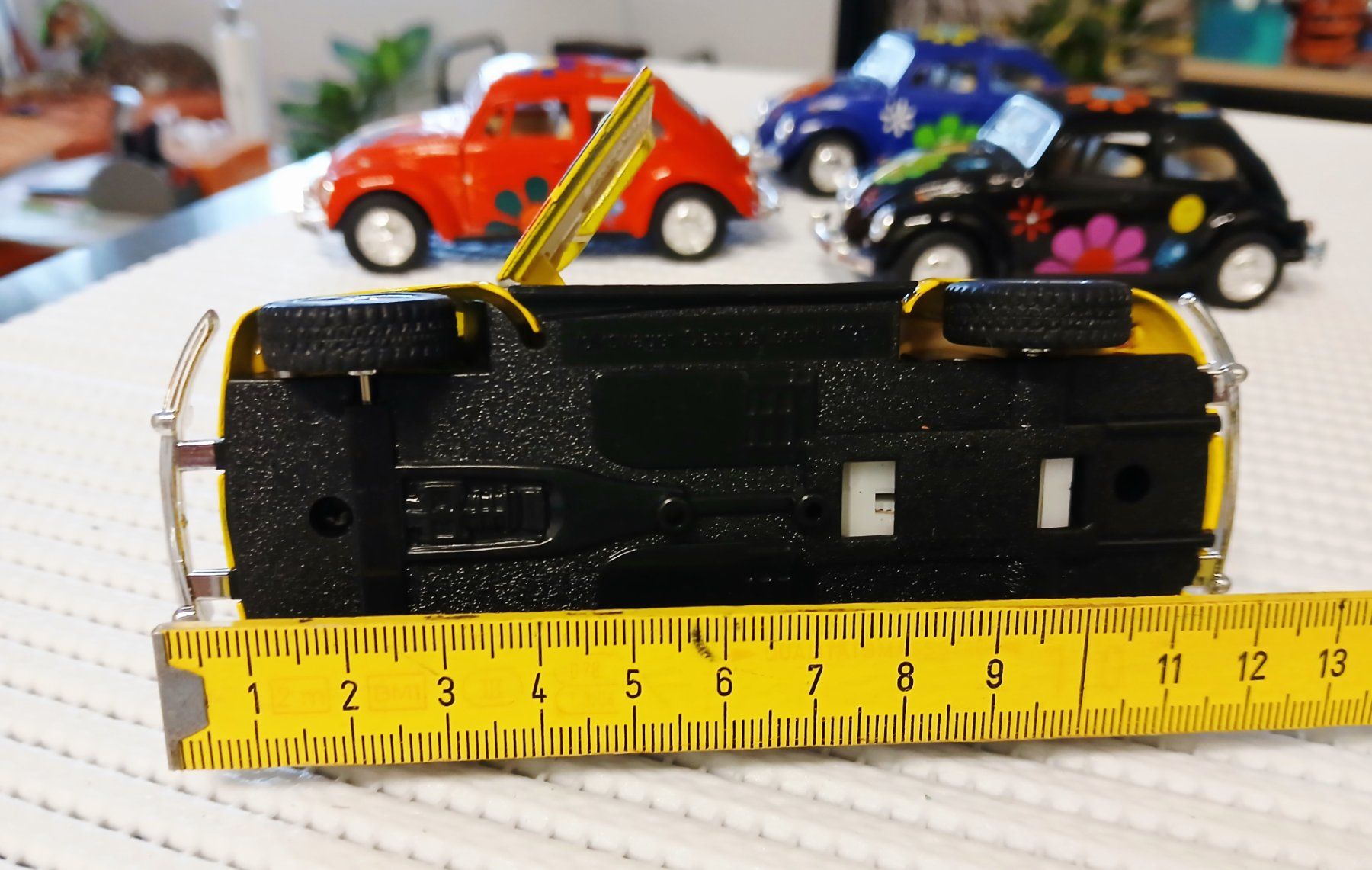Giocattoli: VW Käfer (Set 4Stck) ca 1/32 "Flower Power" – Nuovo (secondo la descrizione) da Pfyn venduto da Wildwilli 6