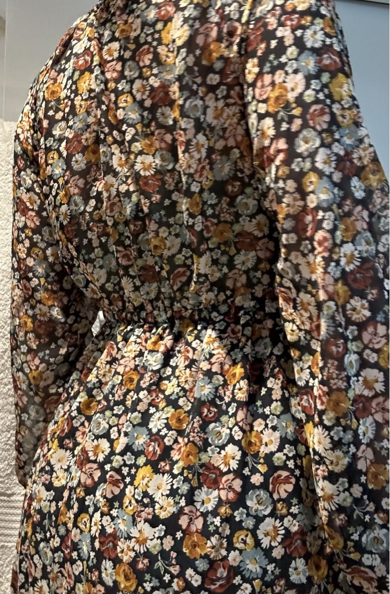 Zara Vestiti: Robe Zara à fleurs automnales, taille S – Nuovo (secondo la descrizione) da Vesenaz venduto da emi_videsonarmoire 2