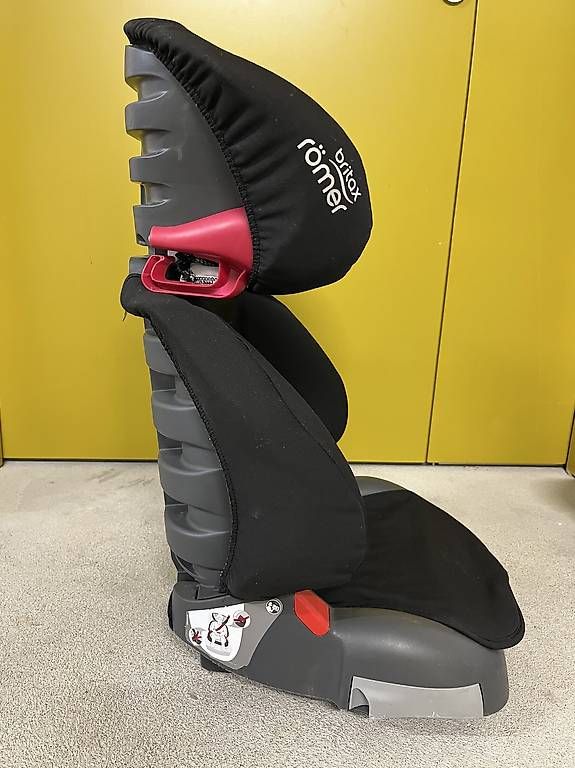 Britax Römer Auto-Kindersitze: Römer Britax Kindersitz 16-32kg – Gebraucht aus Steffisburg von sve_6y75 3